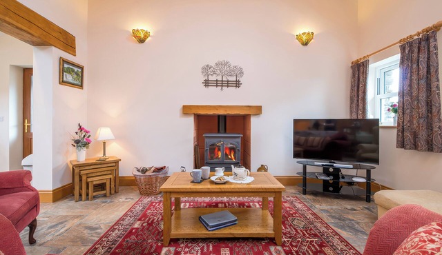HIRWAUN COTTAGE, family friendly, luxury holiday cottage in Cenarth