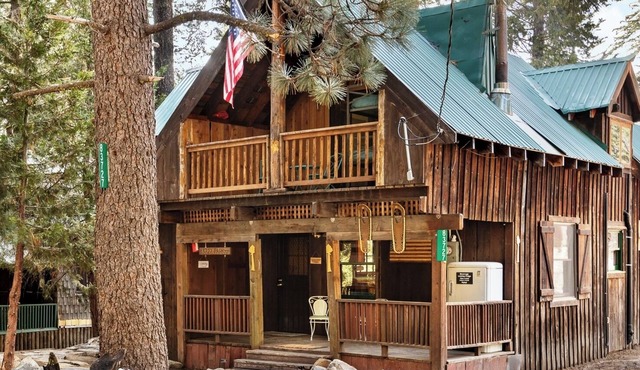 Historic Cabin inside Kings Canyon National Park