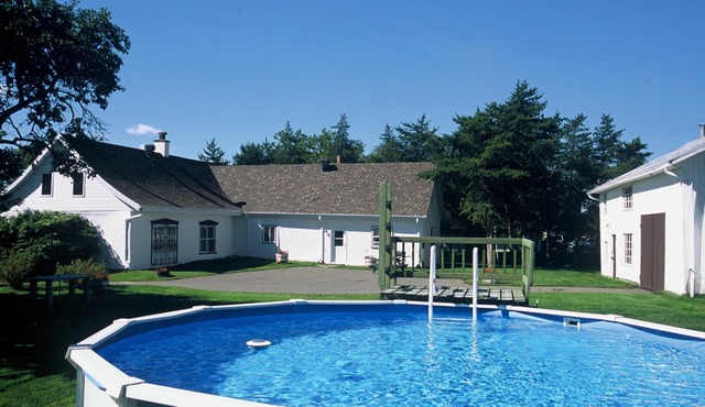 Historical Farmhouse house Mont-Ste-Anne, Le Massif & 35km to Old Quebec city