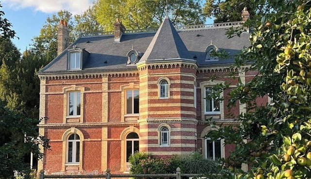 Historic manor house in the heart of Normandie