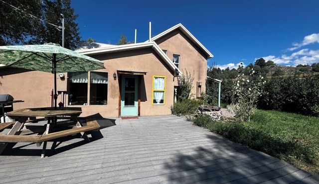 Historic 100 year old adobe home - Casa del Castillo