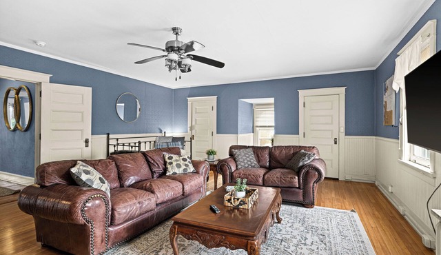 Historic 1200sqft Luxury Ballroom Suite