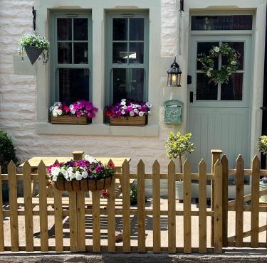 Historic 1600’s The Grocer’s Cottage