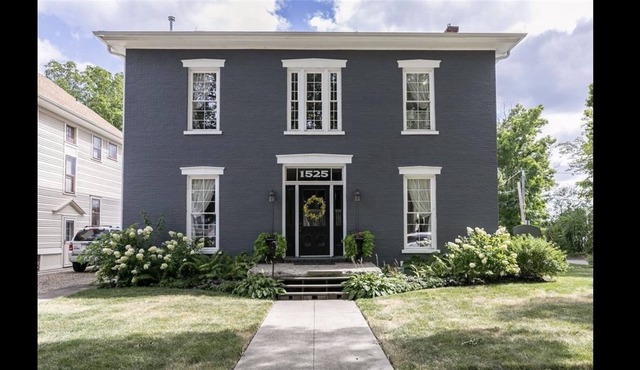 Historic 1860 Charm, Modern Amenities Comfort