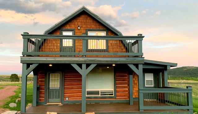 Historic 1906 Luxury Barn near Two Medicine Lake