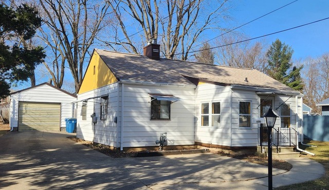 Historic 1950's Gunnison Home on Guiles. 3BR, 1BA, Fenced in back yard.