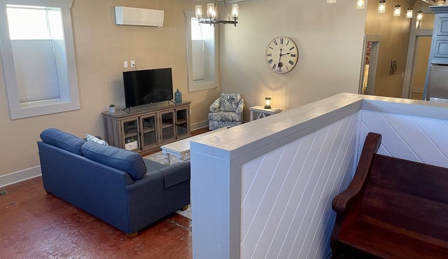 Historic 2 bed 2 bath downtown