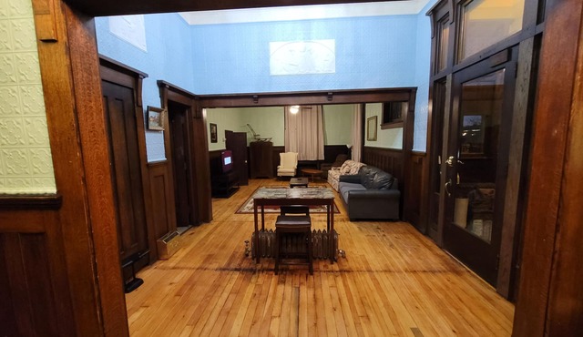 Historic 2 Bedroom 2 Bath in Downtown