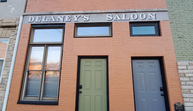 Historic 2-bedroom, fully equipped apartment with AC & laundry in charming Vevay
