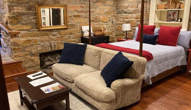 Historic 2-Bedroom in Old Town Warrenton, Virginia
