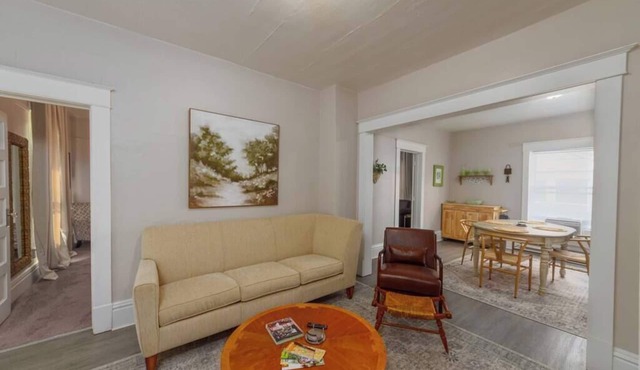 Historic 2 KING BED, 1 Bath Near Downtown Spokane!