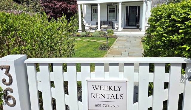 HISTORIC 3 BED 4 BATH WEST END HOME, PETS, PARKING, LG YARD, WATER VIEWS