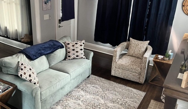 Historic 3 Bedroom home, steps away from the Capitol, Clay Center and Ballpark.