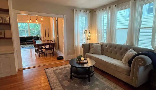 Historic 3 BR Home - 15 Min Walk to N-MC Stadium