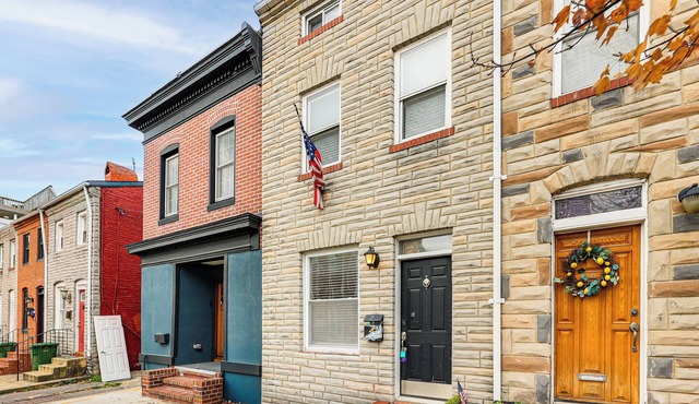 Historic 3-Story Fells Point Rowhouse w/Backyard!