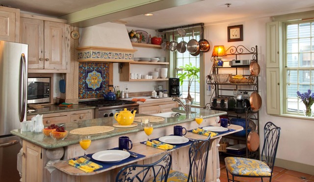 Historic 302 year old, Award winning, whole house rental by the water.