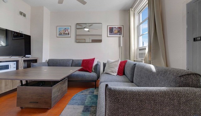 Historic 3br Rowhouse, Short Walk to the Green Line