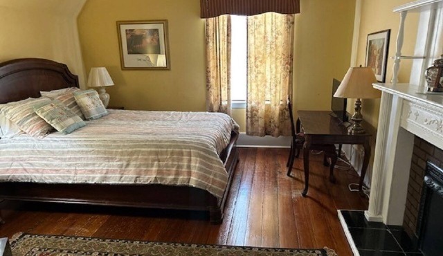 Historic 4 BD/4 BA in quaint Waynesboro - "The Bird Dog Capital of the World"