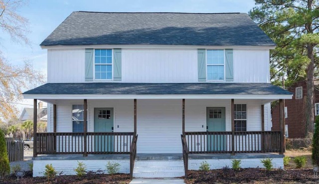 Historic 4 BDRM Duplex | Sleeps 10! Walkable to DT