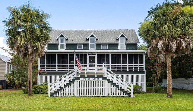 Historic 4-bedroom House on Sullivan's Island w/Hammock & Elevator