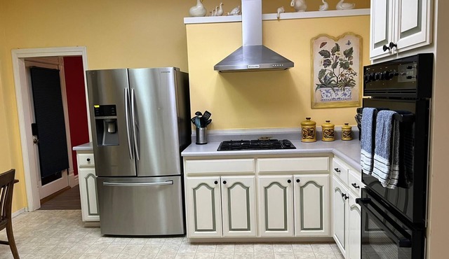 Historic 4 Bed 3 Bath Victorian home in the heart of Colfax!