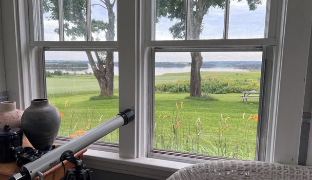 Historic 4-bedroom farm and vineyard on 100 acres with waterfront