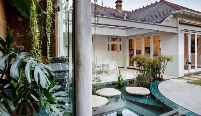 Historic 4 bedroom home in Manly with unique freshwater pool, sauna + pizza oven