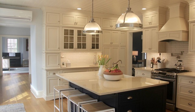 Historic 4 Bedroom w/ Pool, PERFECT FOR A FAMILY, 1/2 mile from beach