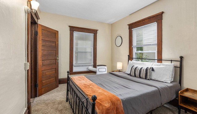HIstoric 4 BR Near Fulton St