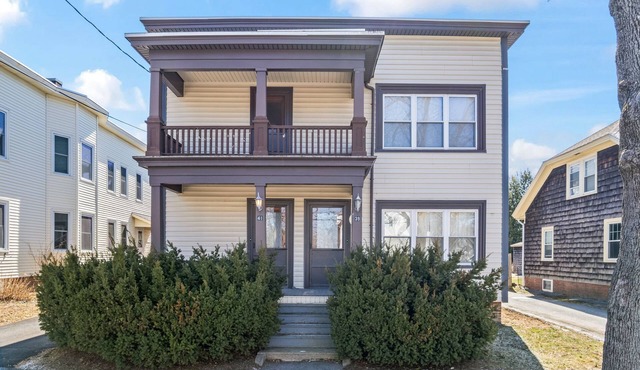 Historic 4BR in Downtown | Near Bates College