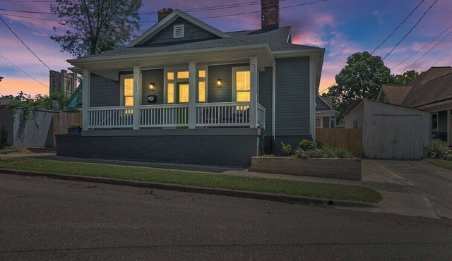 Historic 4th and Gill Charmer (Mid-Term Available)