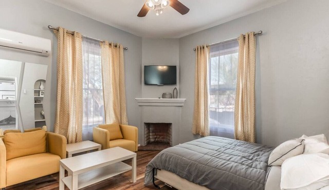 Historic 4th Ave Sunshine Suite