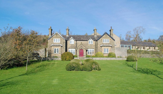 Historic 6 bedroom home with access to leading wellness retreat