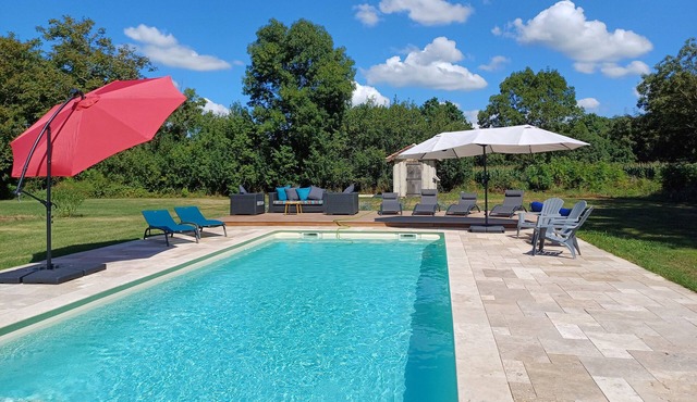Historic 6-bedroom country house in rural SW France - 4 star peaceful retreat