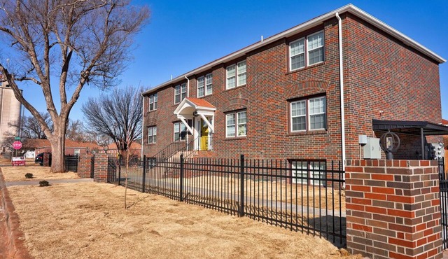 Historic 6 Unit Fully Furnished/All Inclusive Apartment Building