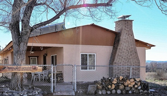 Historic Adobe House nestled in the trees near the Gila River. Privacy galore!