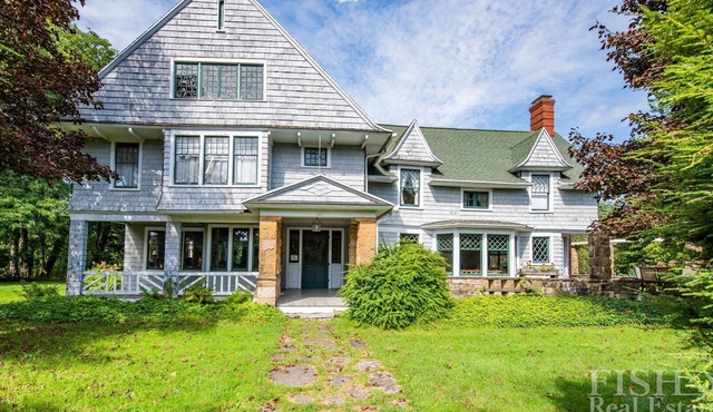 Historic "Altamont" provides stunning views in Eagles Mere