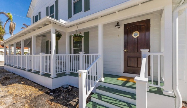 Historic Anchor Inn #4 - Pool - Boca Grand in Town - Sleeps 6