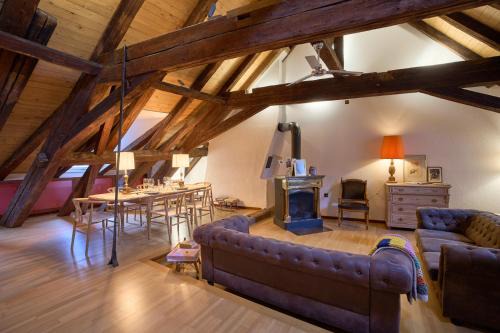 Historic Apartment Cathedral View in the Heart of Bern 4th Floor - no Lift