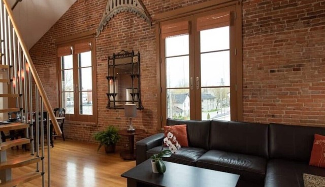 Historic Apartment Downtown Kingstonn