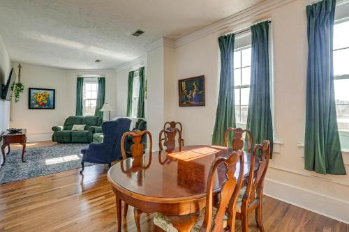 Historic Apartment in Chapman! Walkable Getaway