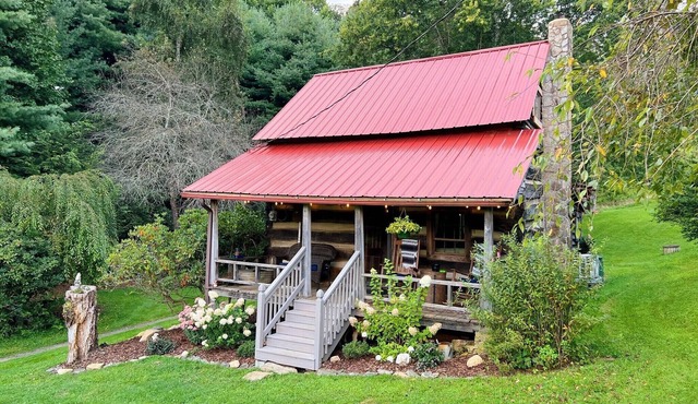 Historic Appalachian Log Cabin on 22 Idyllic Acres