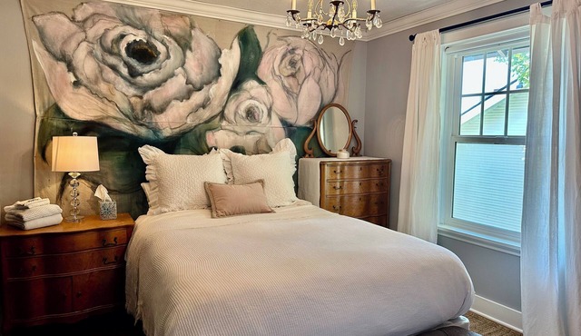 Historic Artistic Home Downtown Camas