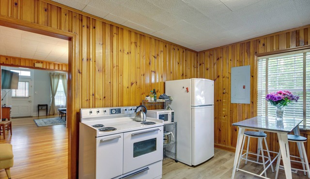 Historic Augusta Getaway w/ Screened Porch!