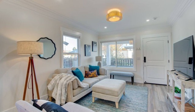 Historic Barrio Logan Bungalow
