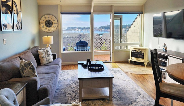 Historic Bayfront! Stellar Bridge & Bay Views! Bay Dreaming