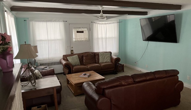 Historic Beach Side Getaway - Pet friendly, WiFi by RedAwning