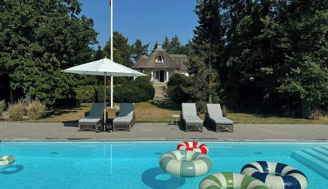 Historic beach villa with pool at Marielyst