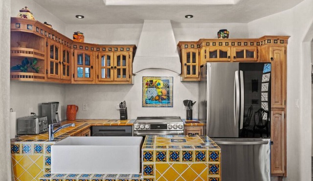 Historic Beauty, Downtown/Plaza Santa Fe location!