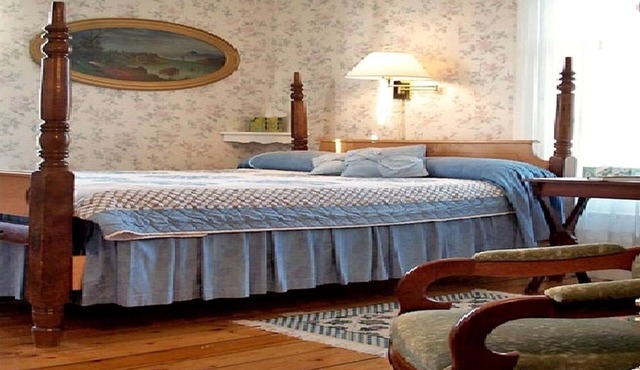 Historic Bed and Breakfast Accommodation near Hopewell Cape, New Brunswick